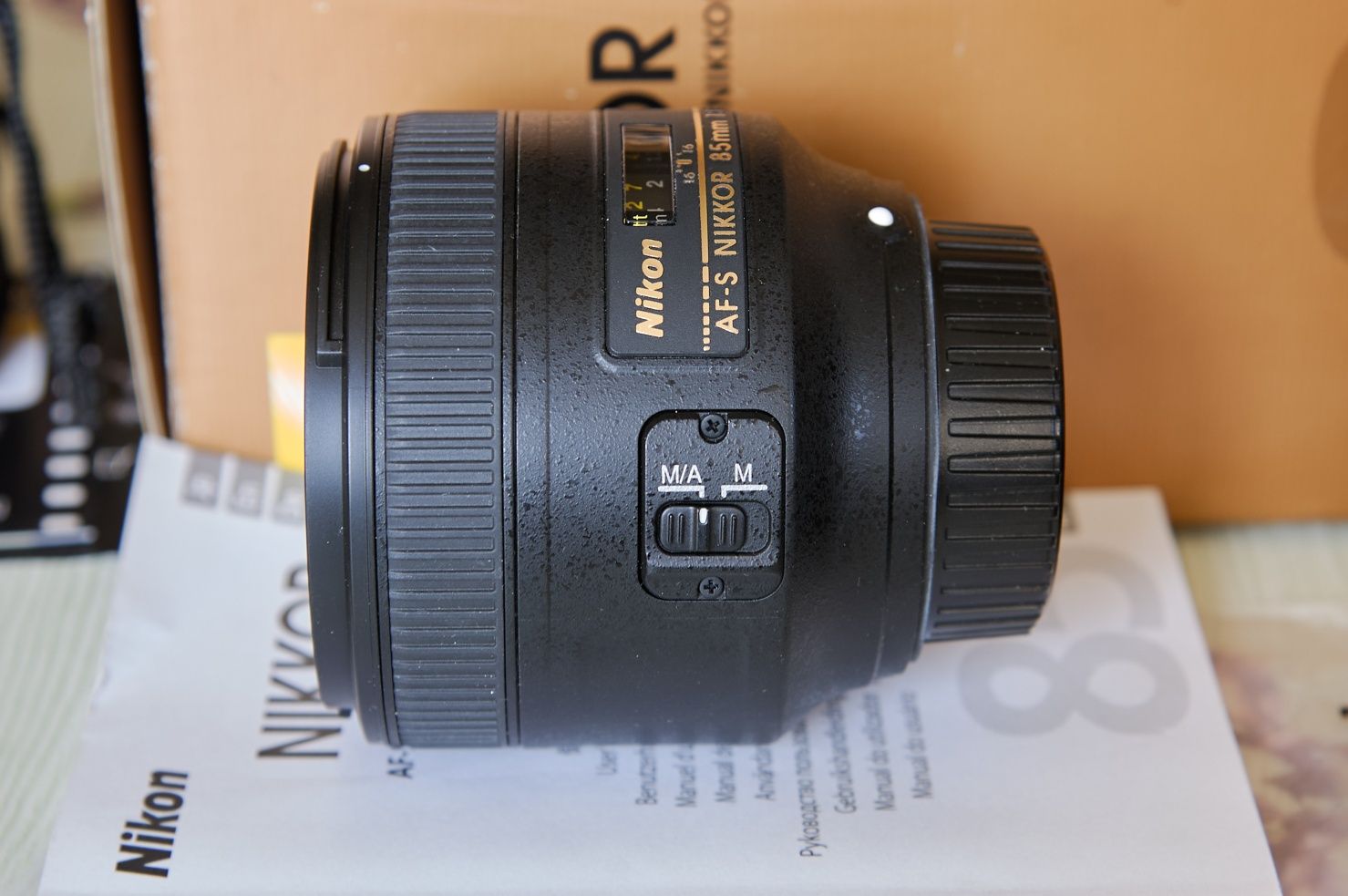Объектив Nikon 85mm 1.8G