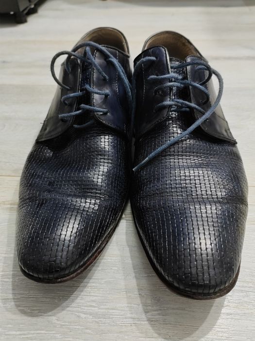 Vând pantofi din piele naturala mărimea 42