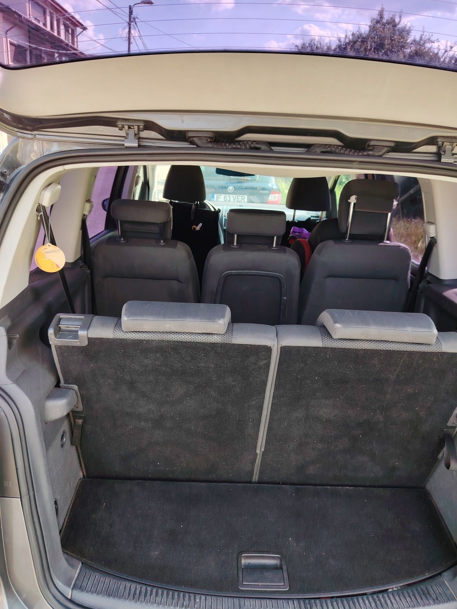 Volkswagen Touran 2011 - kilometri absolut reali.