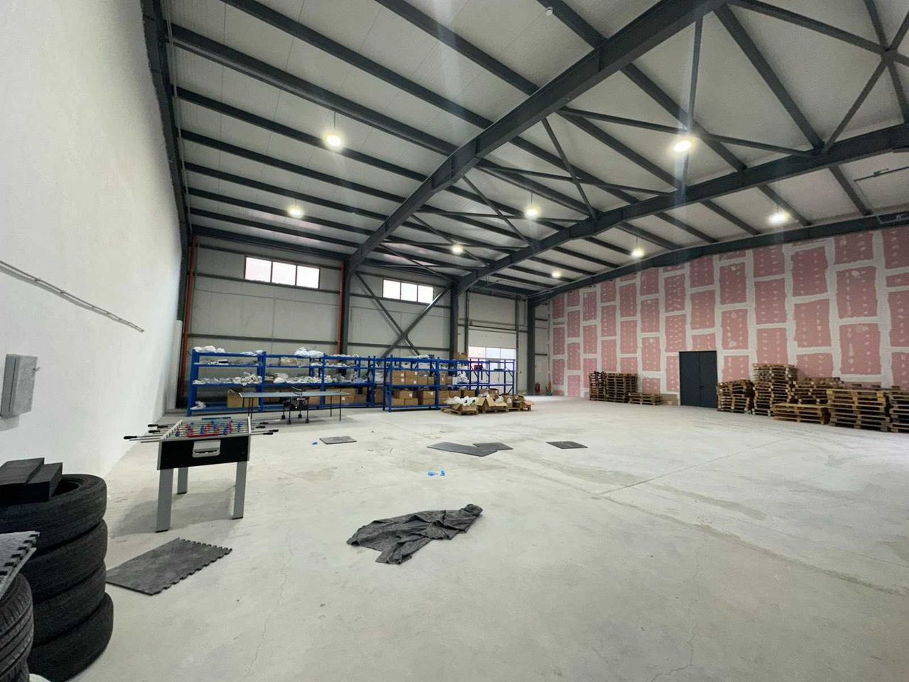 Дава се под наем Склад в Пловдив, Индустриална зона - Юг - 350 кв.м за 2400 € - Снимка #2