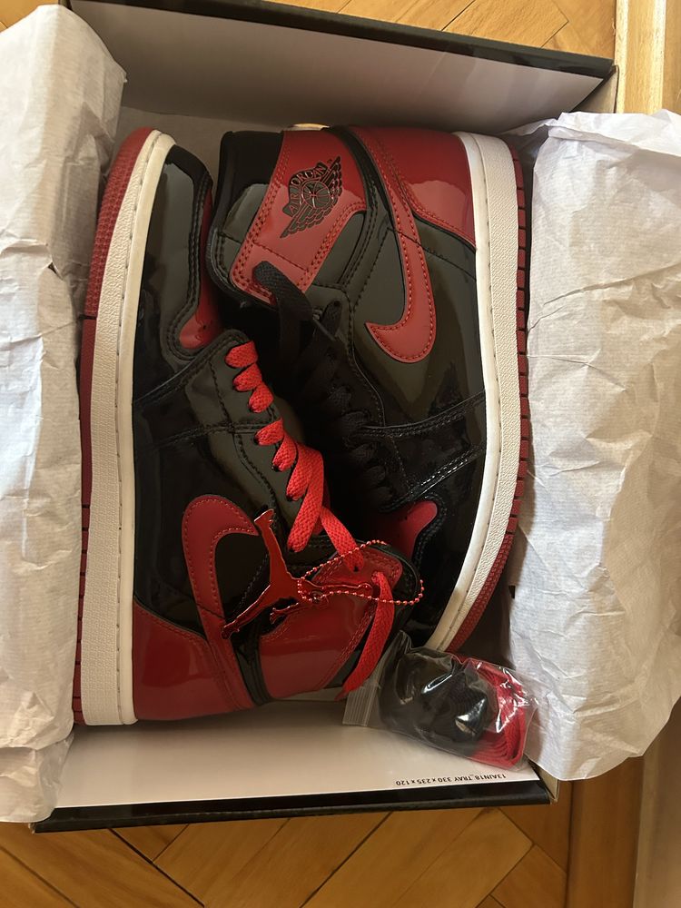 Air jordan 1 Patent Bred new with box size 40.5 fit 41