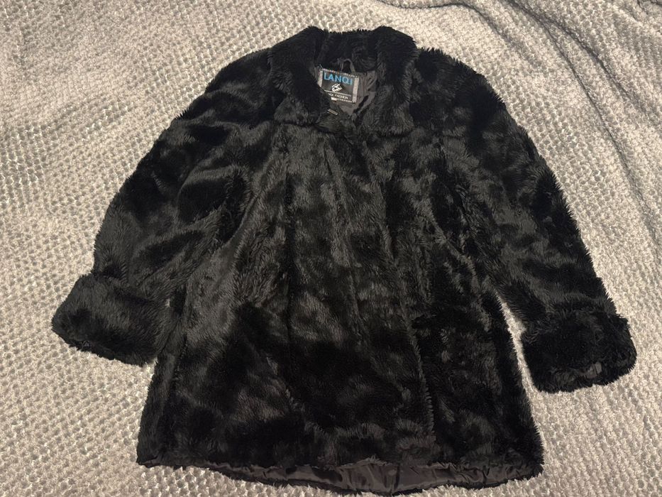 Зимно черно палто