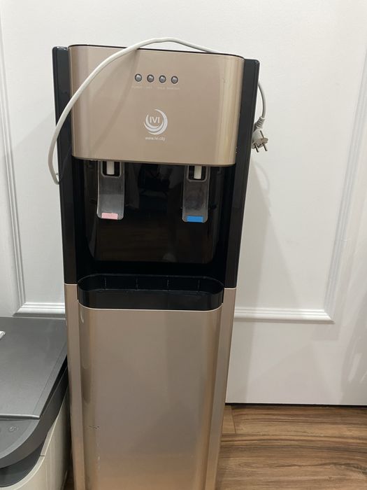 Кулер для воды в отличном состоянии