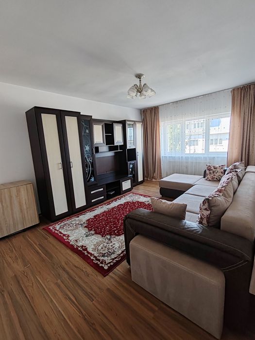 Închiriez apartament 2 camere decomandat mobilat/utilat 350€