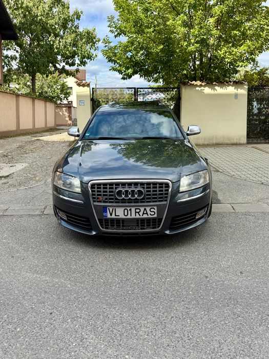 Audi S8 D3 5.2 V10