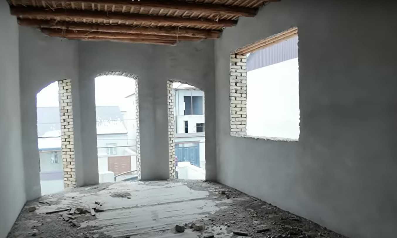 Ховли жой 400 кв м, Бурон заправка оркасида