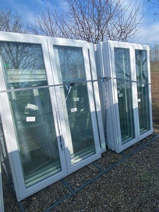 usi duble noi albe cu sticla de jos pana sus de la 1400lei