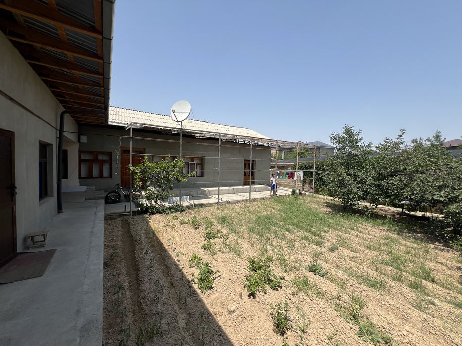 Дом селекция 5 соток 6 комнаты,цена 115000 у.е