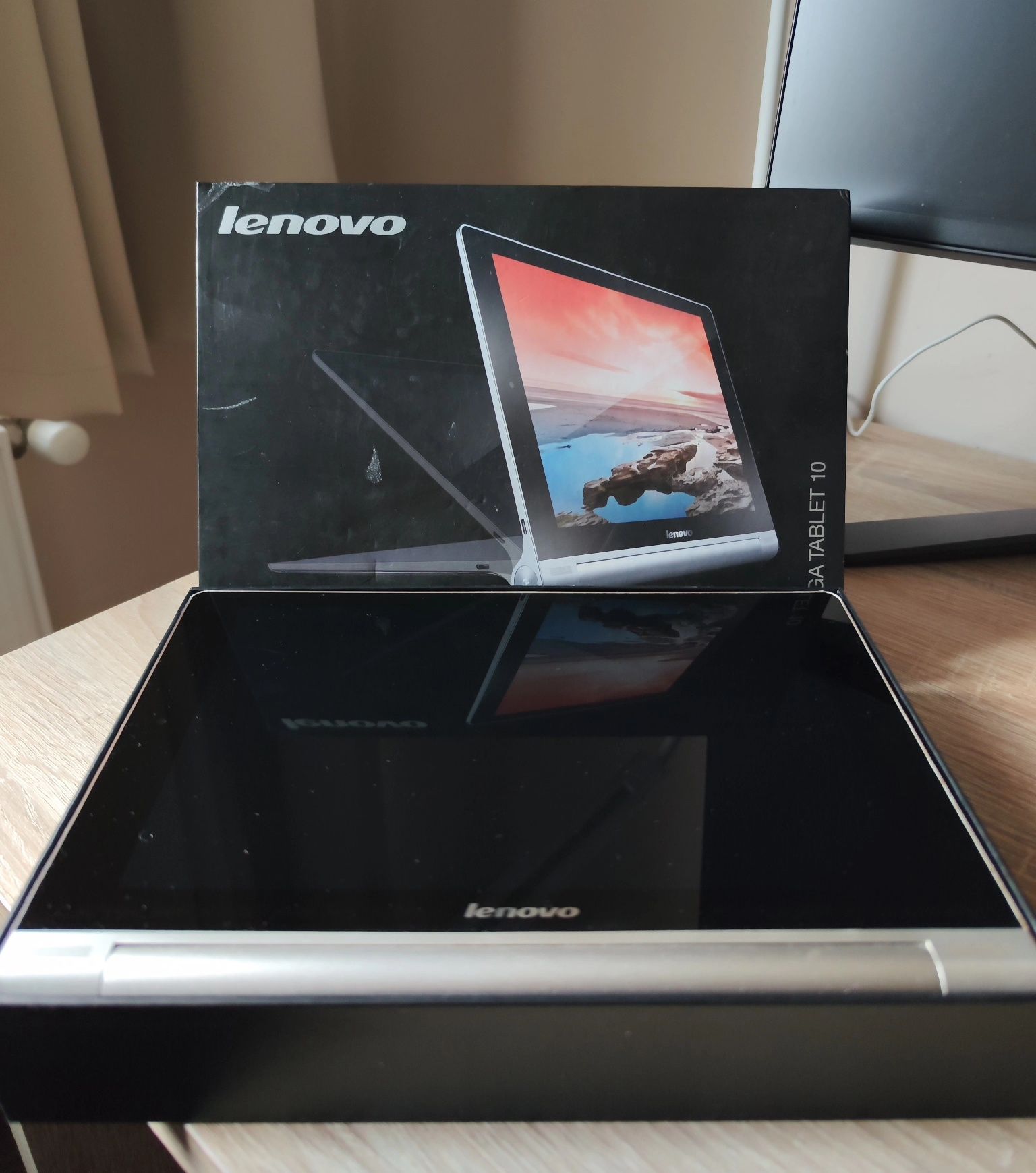 Tableta Lenovo Yoga B8000 F