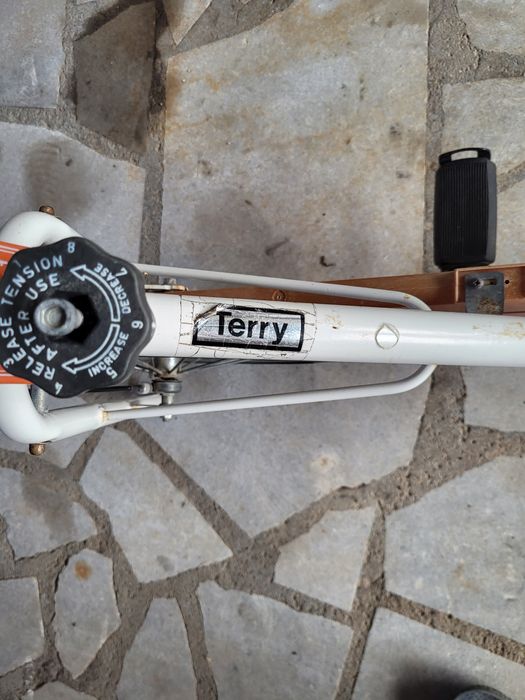 Продавам 2 бр фитнес уреди, велоергометър