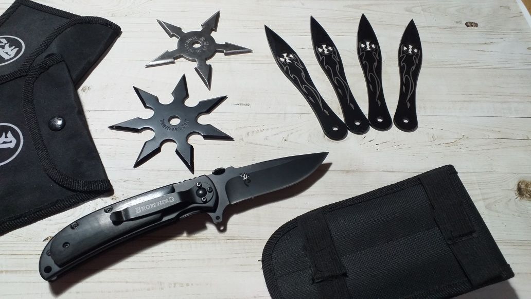 Нож, 4 остриета и 2 японски звезди в комплект