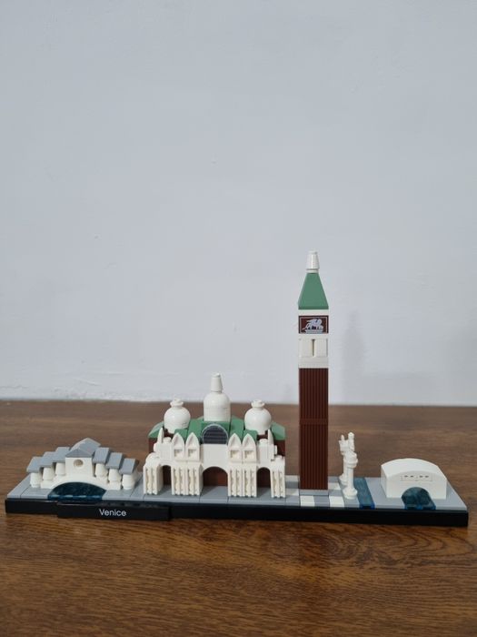 Lego Architecture Cities skyline sets