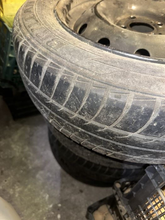 Vând roți de vară logan sandero 185 / 65 / R15