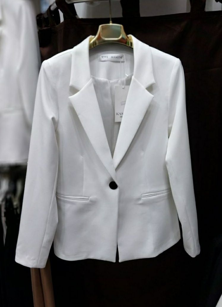 Пиджак стильный белый