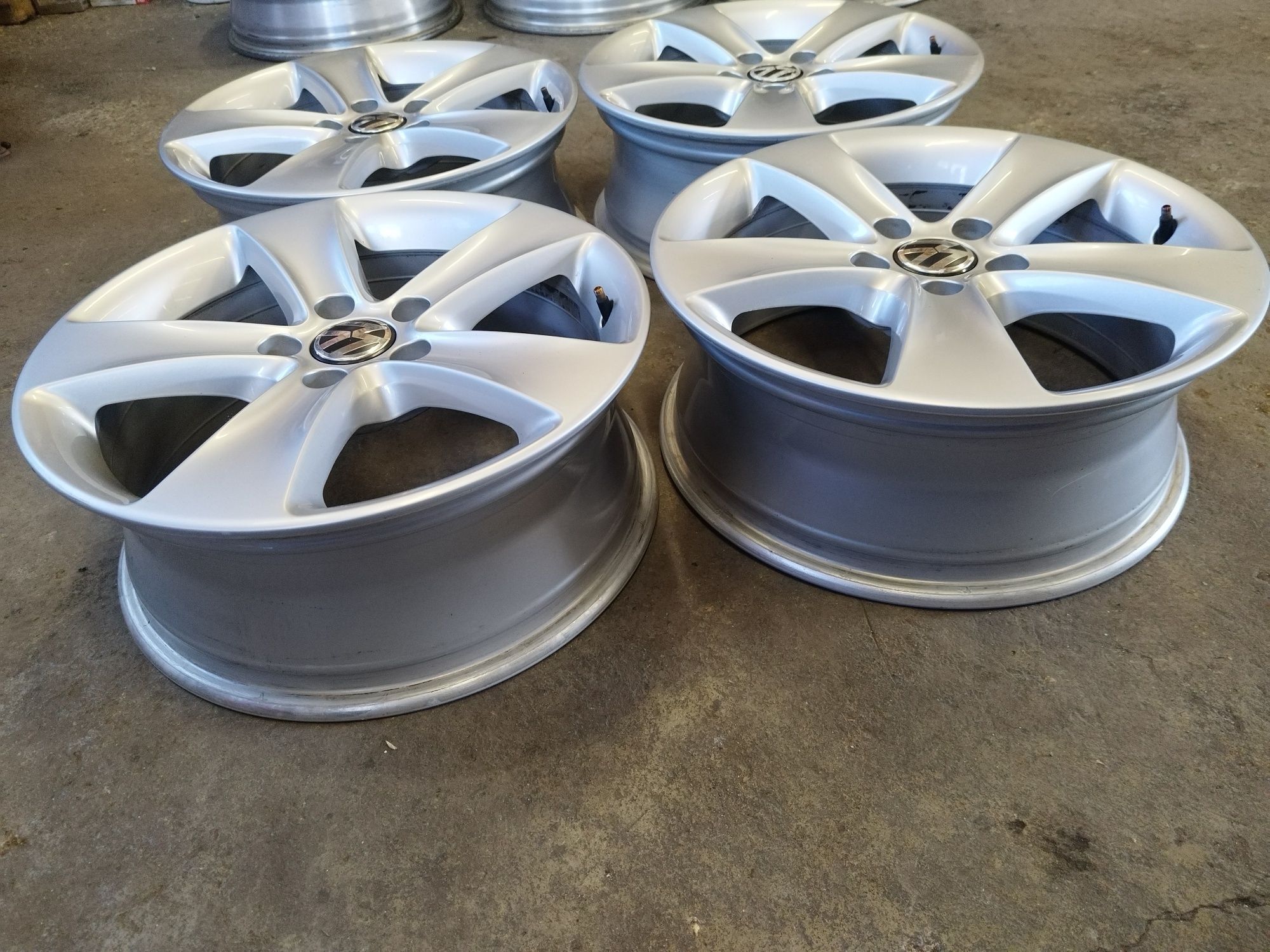 17" Volkswagen Passat Оригинални 5x112 Джанти
