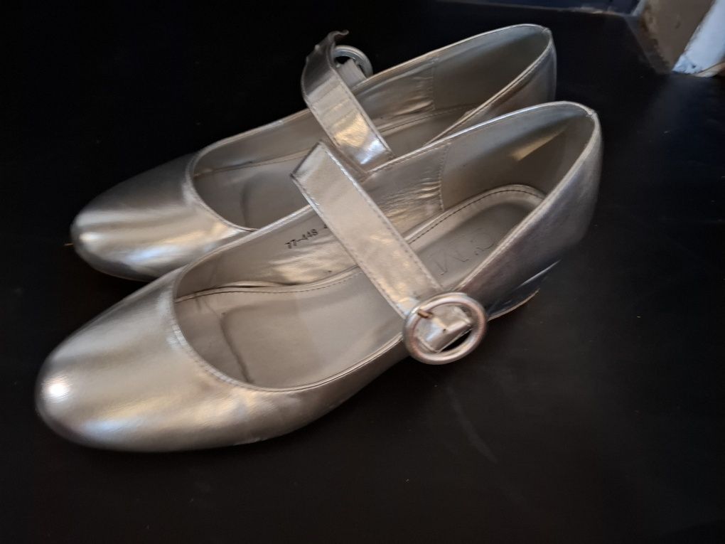 Pantofi argintii, toc 4 cm