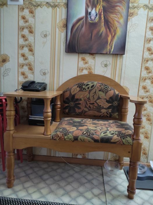 Банкетка в хорошем состоянии