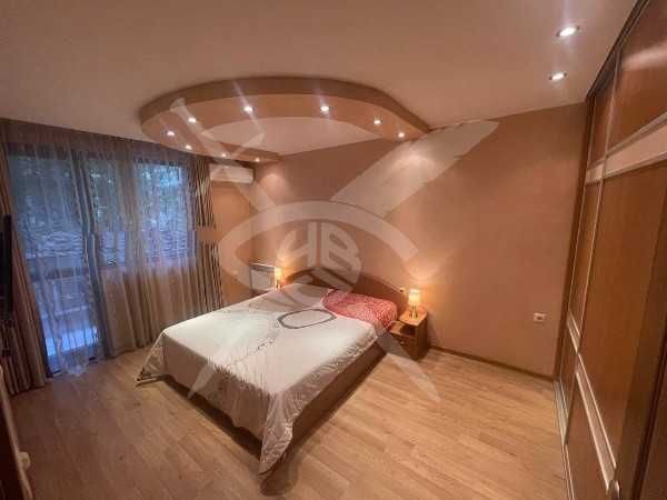 Продава се Тристаен апартамент в Бургас, Възраждане - 110 кв.м за 2364 €/кв.м - Снимка #4