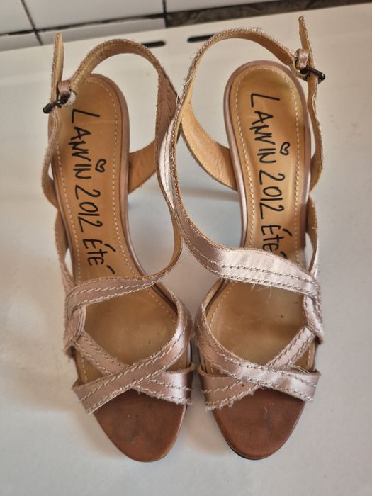 Sandale damă in stare buna