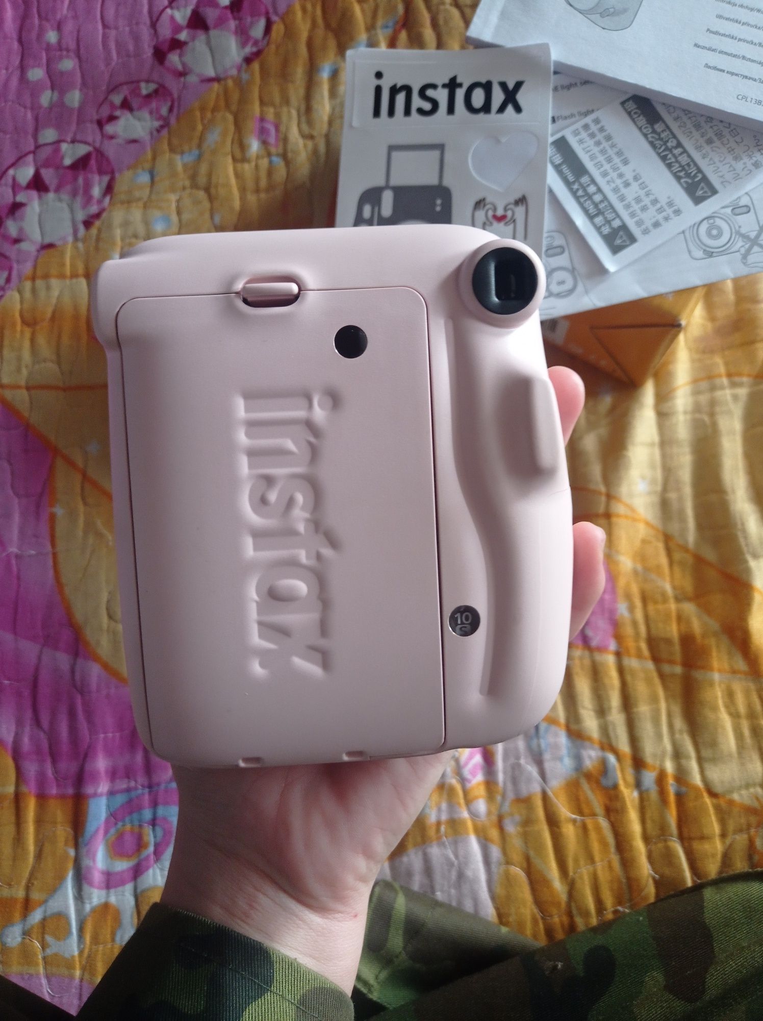 Продам Instax mini 11