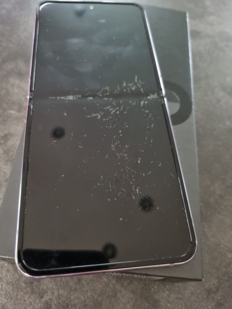 Samsung z flip 4 лилав