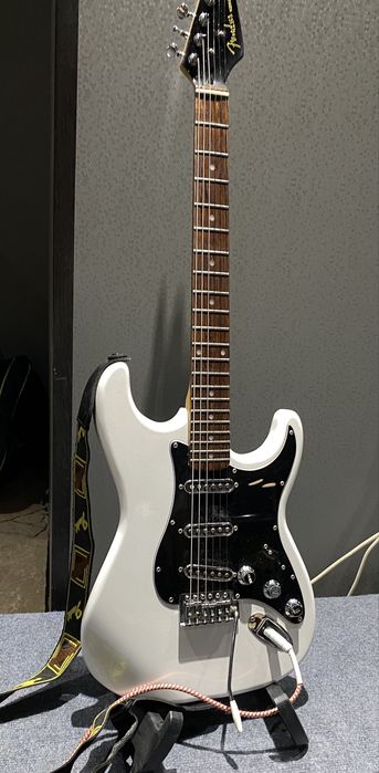 Электрогитара Fender stratocaster