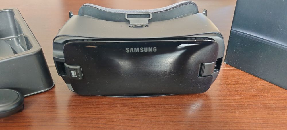 Очила за виртуална реалност Samsung GearVR