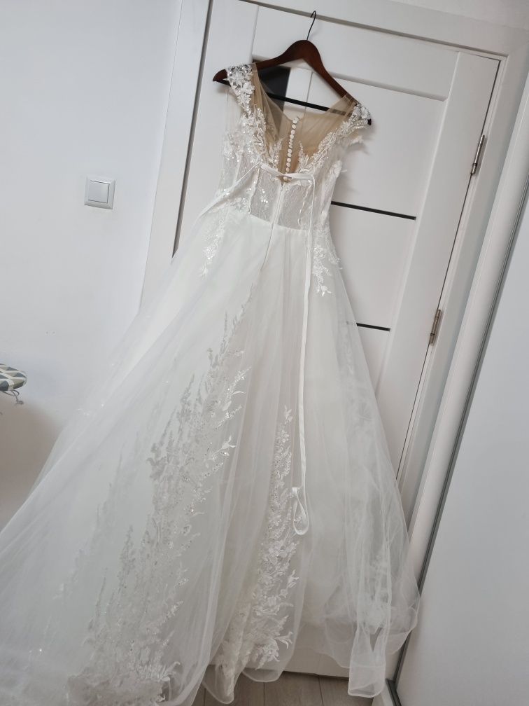 Rochie mireasa tip printesa facut pe comada la Mihaela Tuță