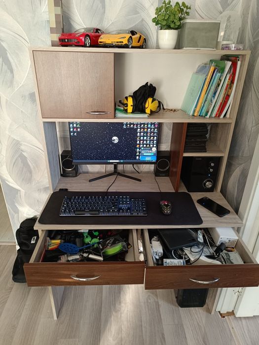 Компьютерный стол