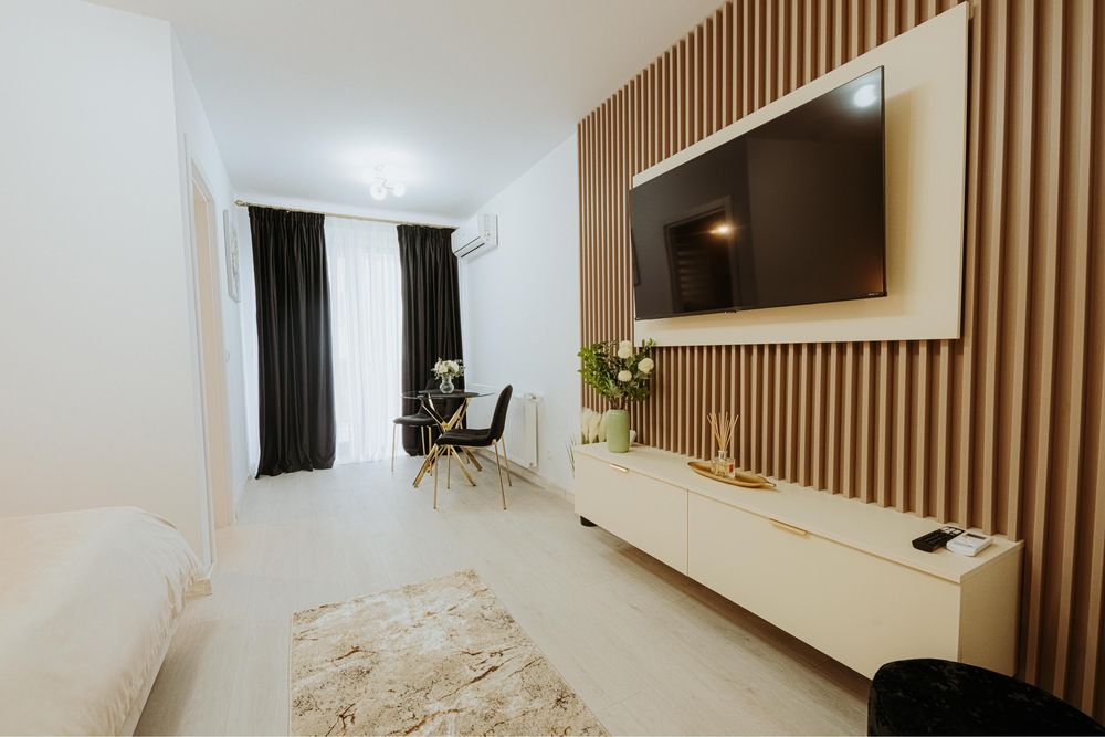 Inchiriez studio Hils Brauner