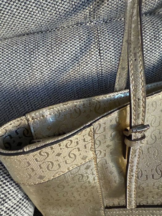 Дамска чанта Guess