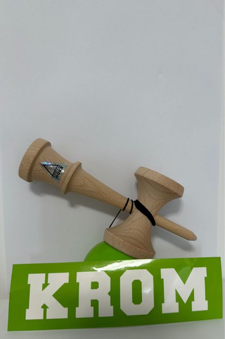 Kendama KROM POP originală – nouă, sigilată, culori galben/verde/roșu