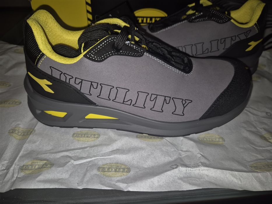 Нови работни обувки с кутия