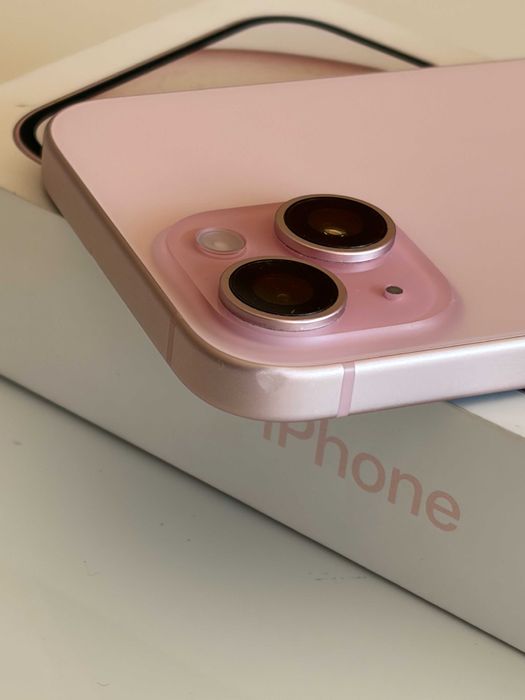 iPhone 15, Pink, 128 GB, в гаранция