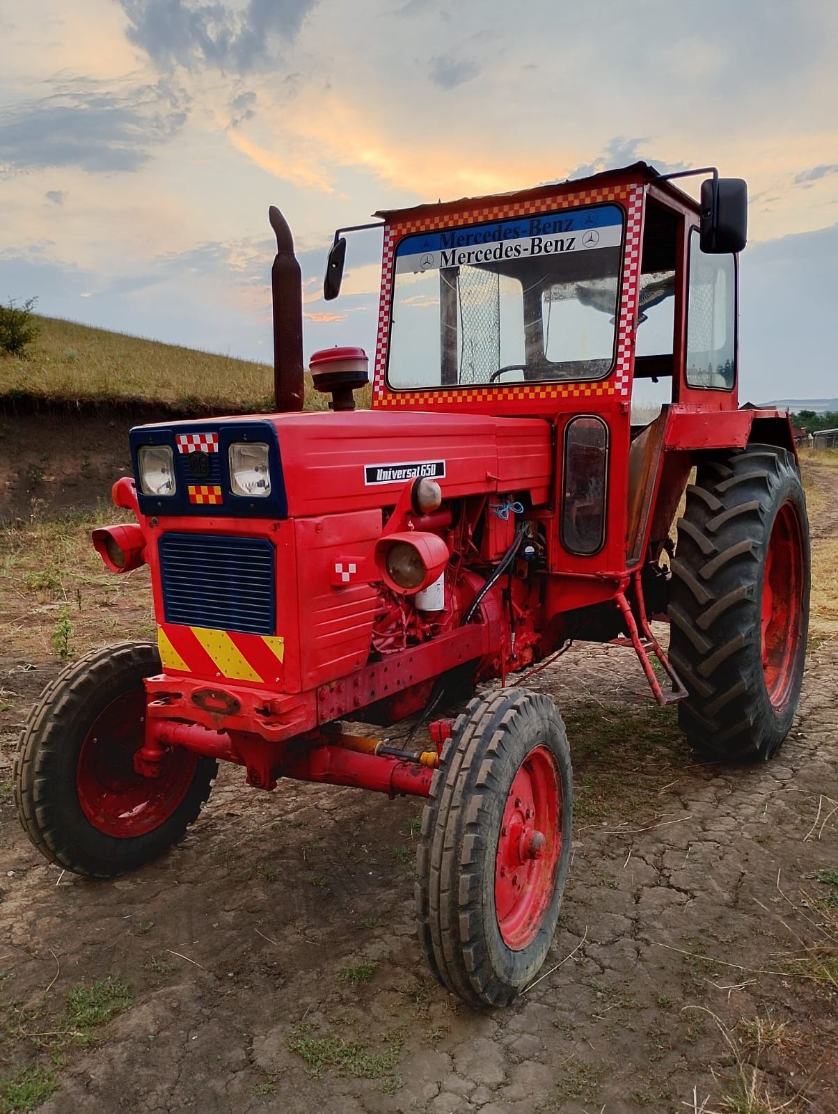 Vând tractor u650 în stare foarte bună