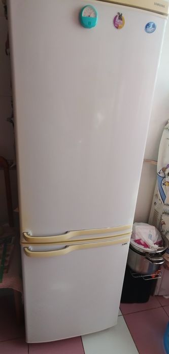Продам холодильник Самсунг