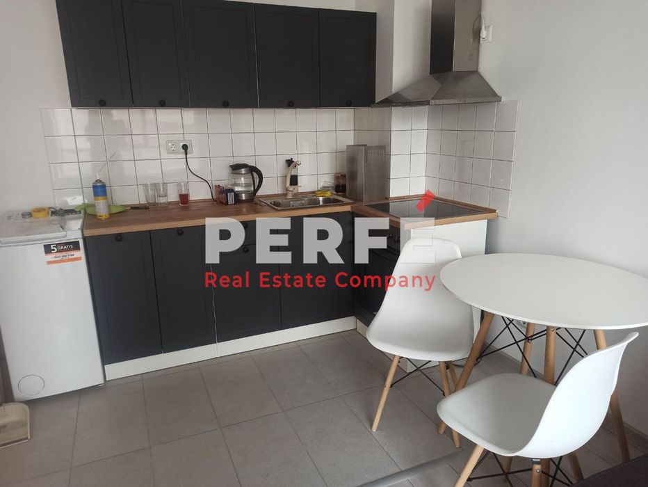 Дава се под наем Двустаен апартамент в Бургас, Меден рудник - зона А - 40 кв.м за 306 € - Снимка #1