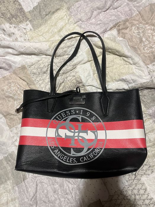 Дамска чанта guess