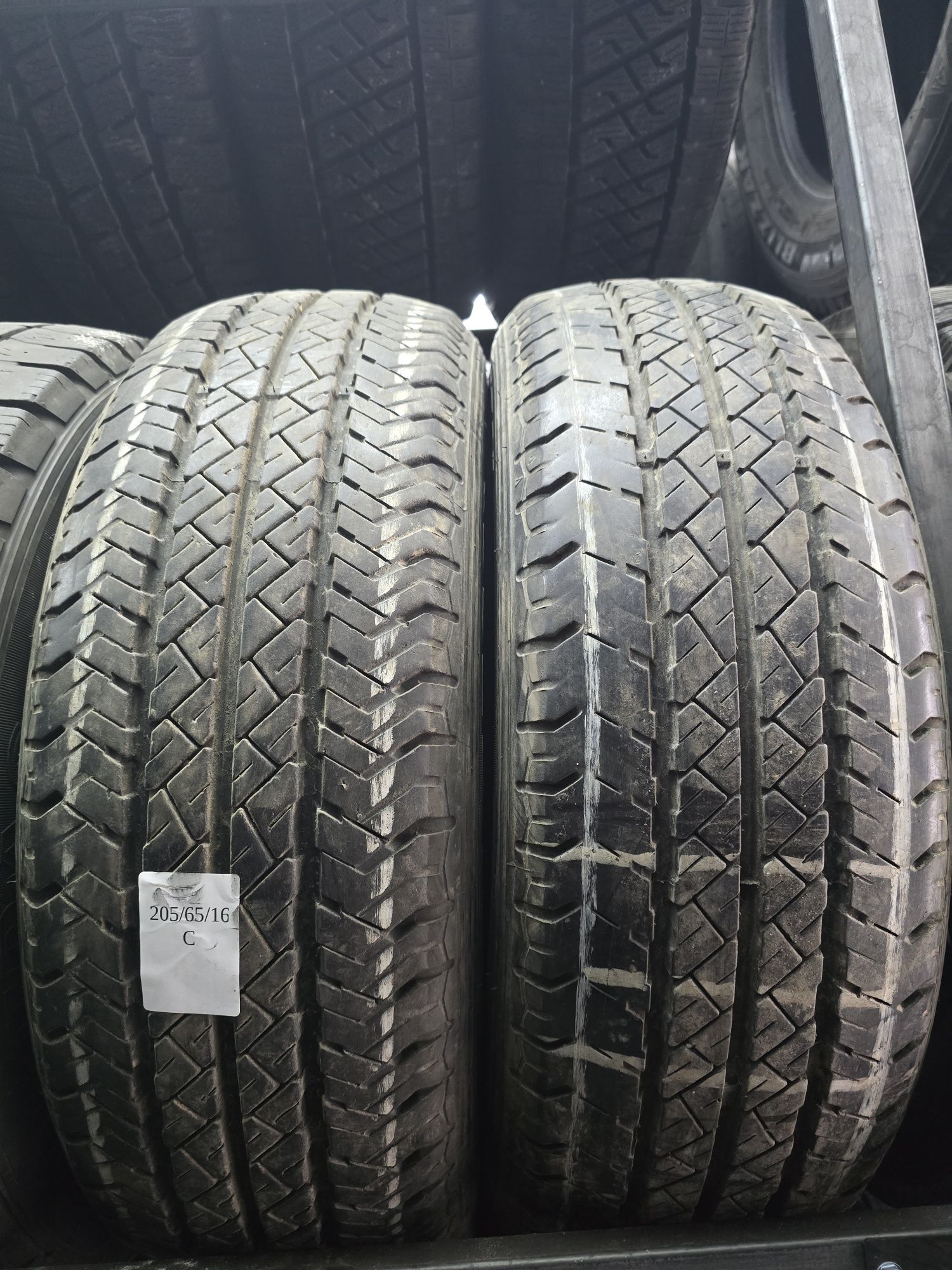 2x 205/65/16C VARA NEXEN Stare impecabila