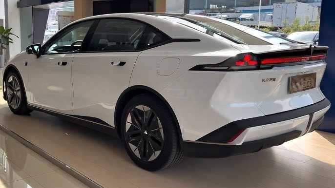 Changan Deepal SL 03 530 Boshlangich 30% bilan Nasiya Savdo asosida.