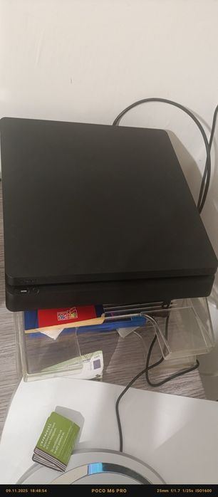 Vând ps4 slim in stare perfecta