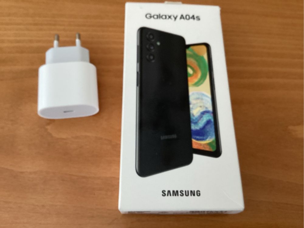 SAMSUNG Galaxy A04s 32GB + зарядно