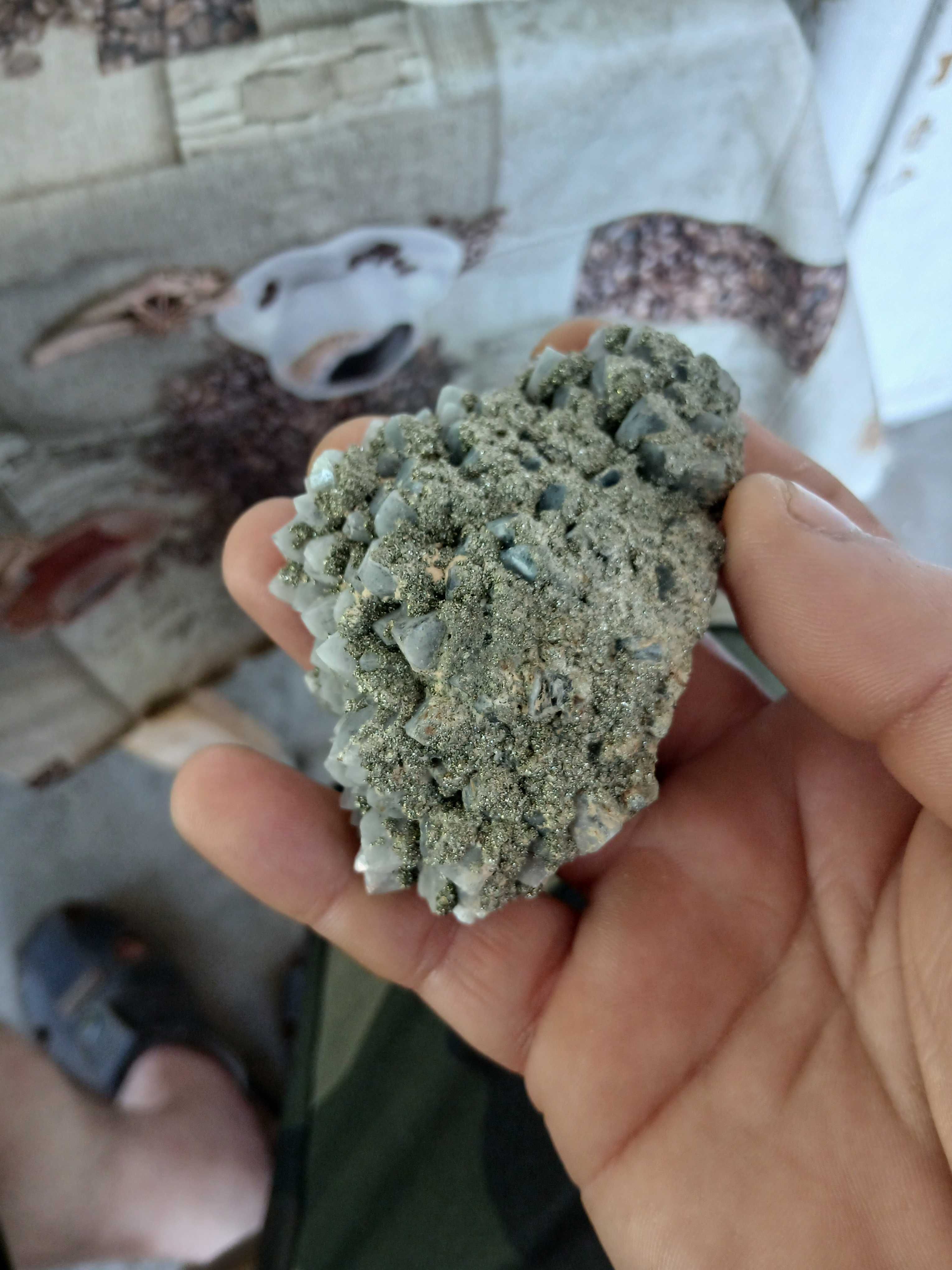 Лот от 4 друзи аметист,със пирит от България.