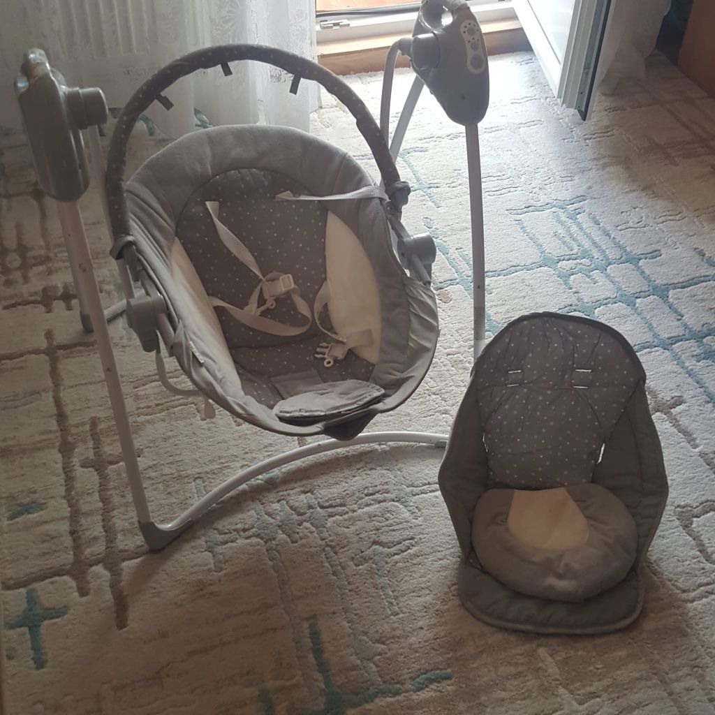 Vând scaun tip leagăn bebe
