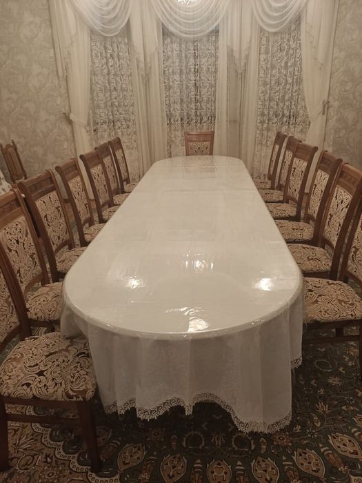 Стол со стульями, для гостиной или кухни