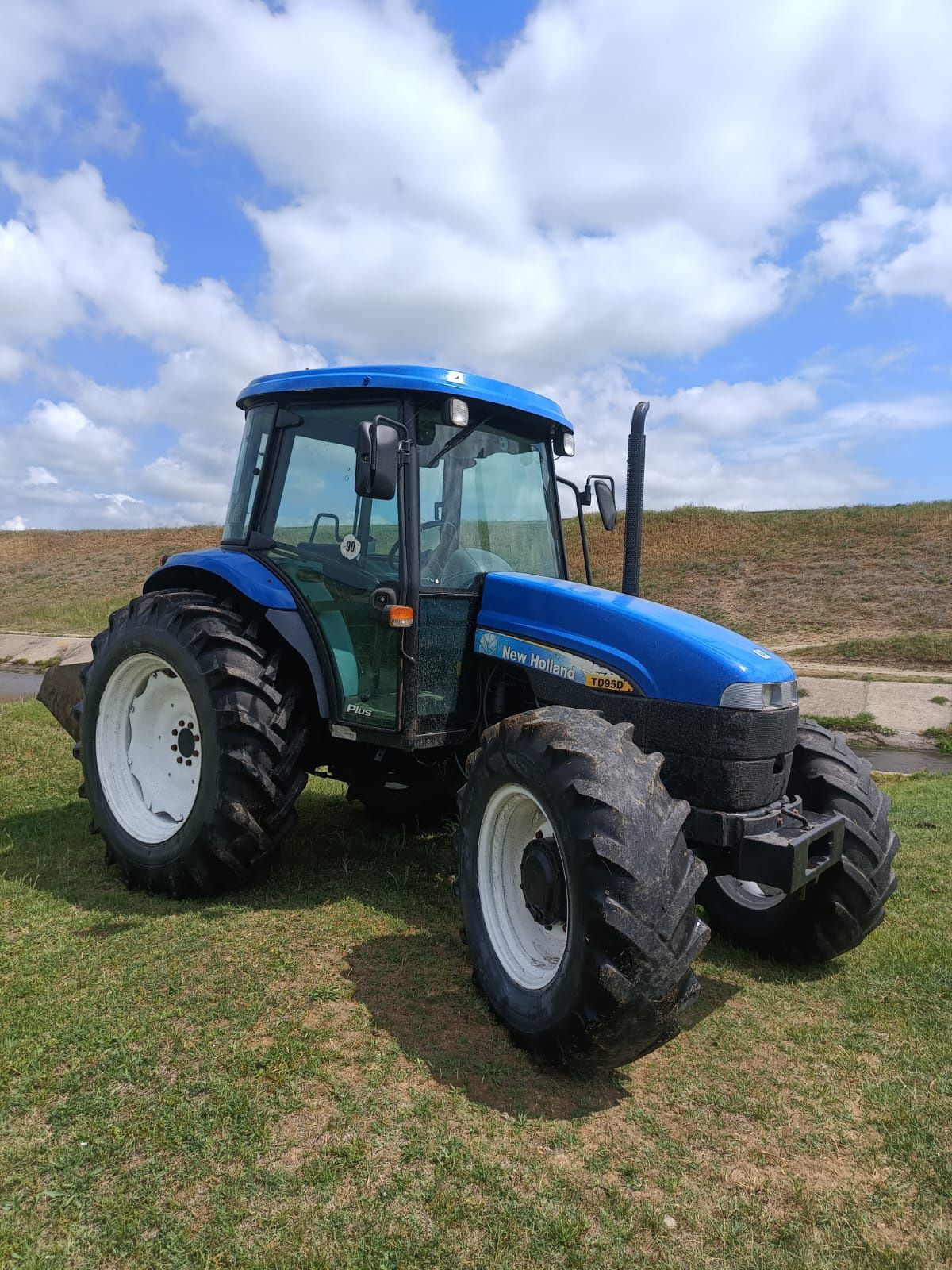Tractor New Holland TD95D