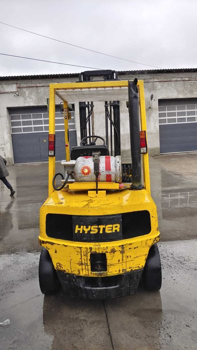 Vând M-O-T-O  S-T-I V-U-I-T-O-R   H-Y-S-T-E-R  2 . 5 T