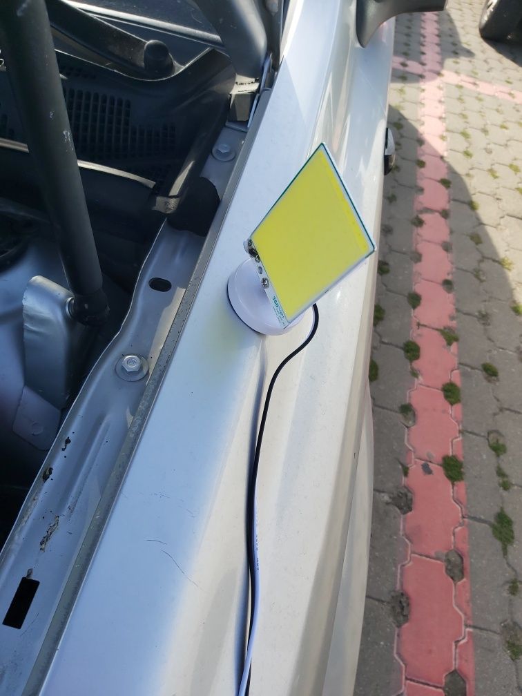 Vind lampa auto   cu magnet