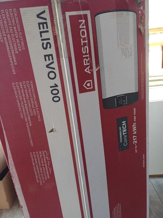 Boiler electric Ariston Velis Evo 100 inca in garantie.