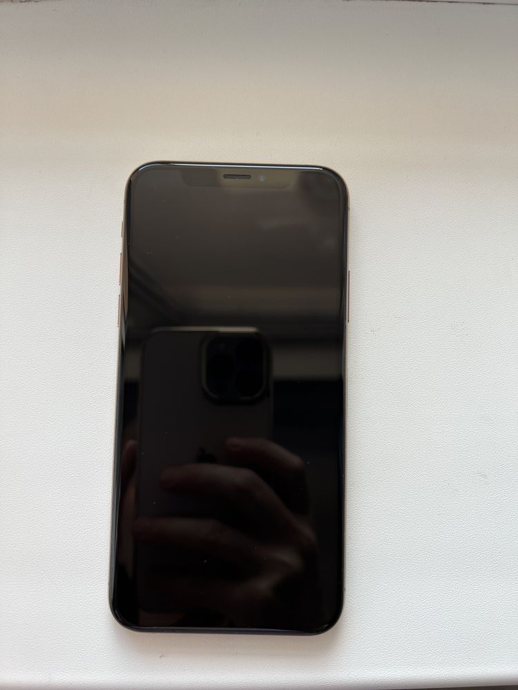 Продам телефон IPhone XS